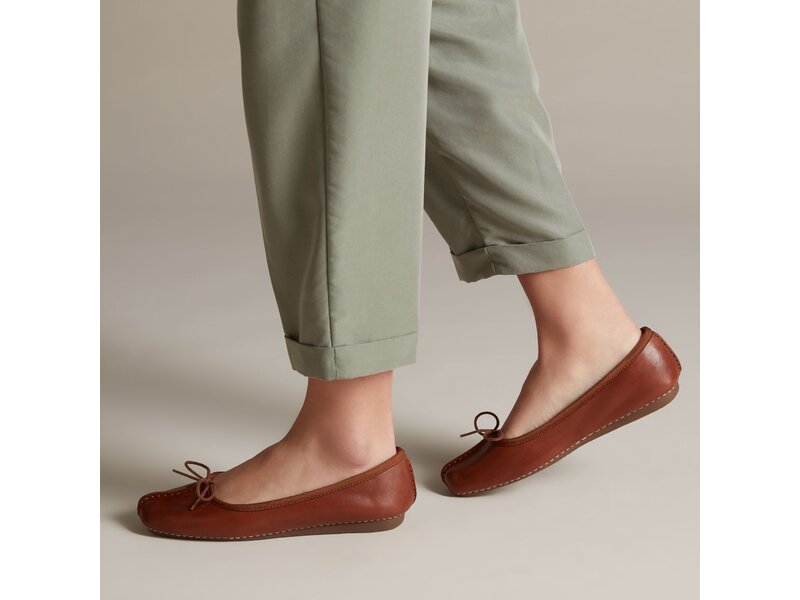 Clarks - Freckle Ice - 203529304 - Dark Tan Lea 