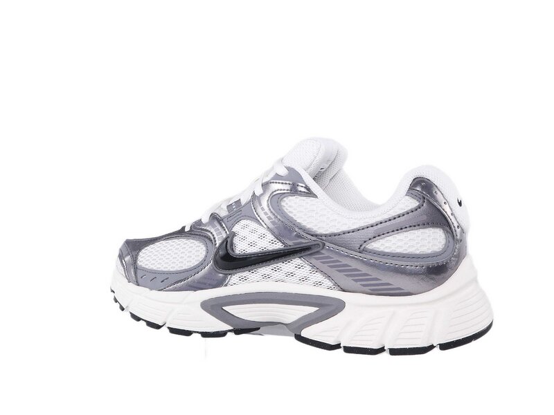 NIKE - V5 RNR - Grau 