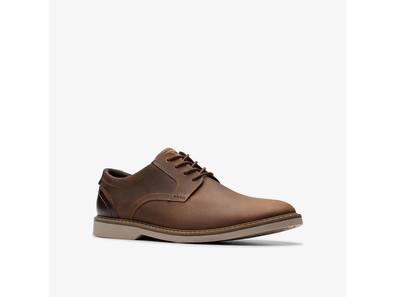 Clarks - Radcliff Low Beeswax Leather - Braun 