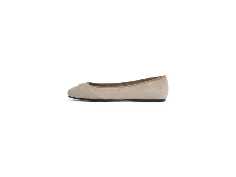 Tommy Hilfiger - TH HARDWARE SUEDE BALLERINA - Beige 