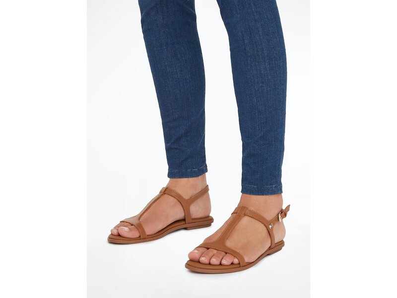 Tommy Hilfiger - Th Flat Sandal - FW0FW07930/GU9 - Summer Cognac 
